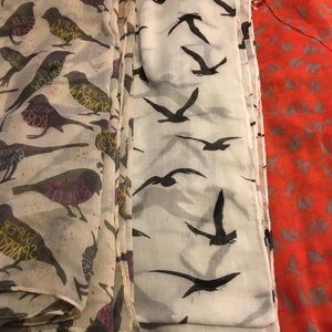 Lot of 4 bird scarves